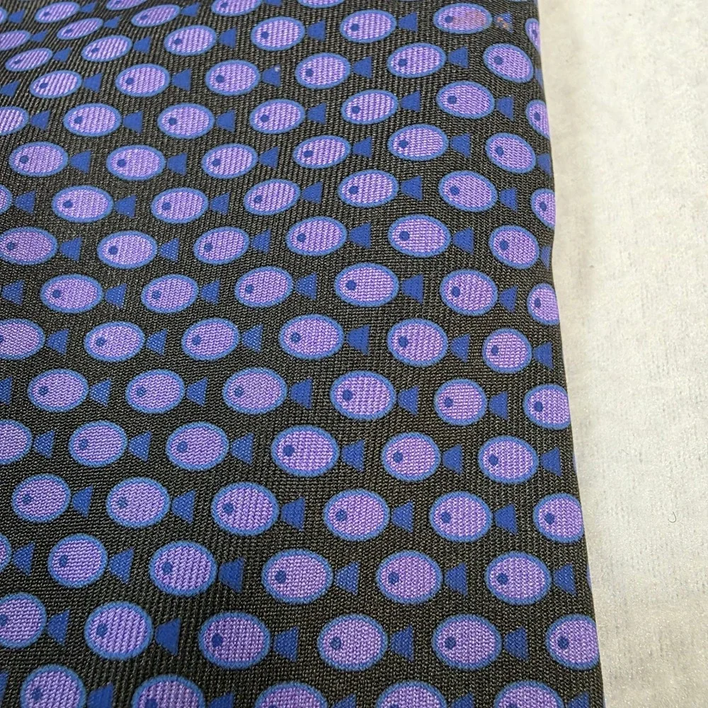 J. McLaughlin Mens Purple Silk Fish Pattern Classic Necktie Made in USA
